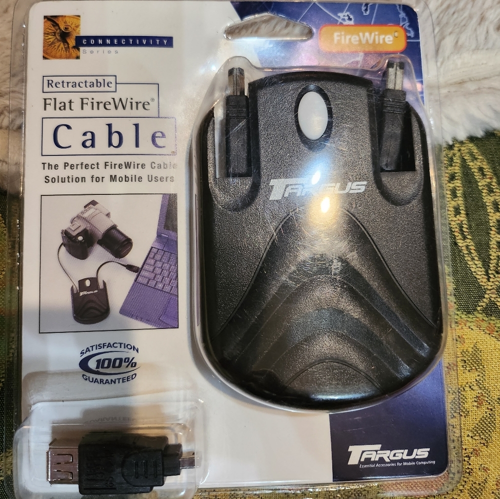 Targus Retractable flat firewire cable